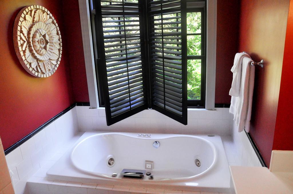 Om Sanctuary Holistic Retreat Hotel Asheville Kültér fotó