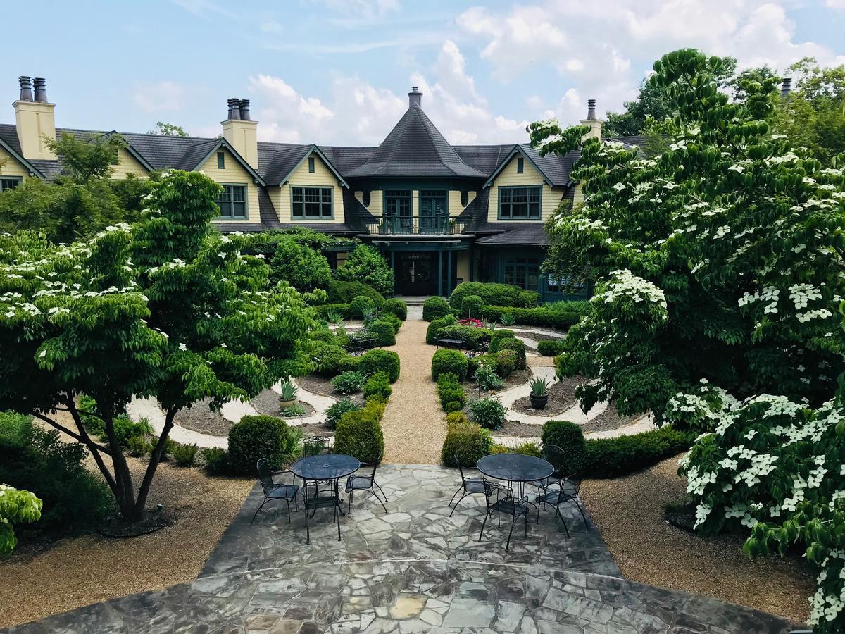 Om Sanctuary Holistic Retreat Hotel Asheville Kültér fotó