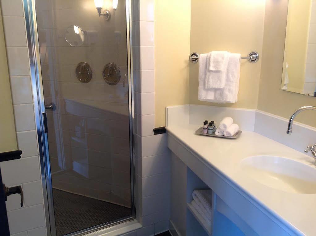 Om Sanctuary Holistic Retreat Hotel Asheville Kültér fotó
